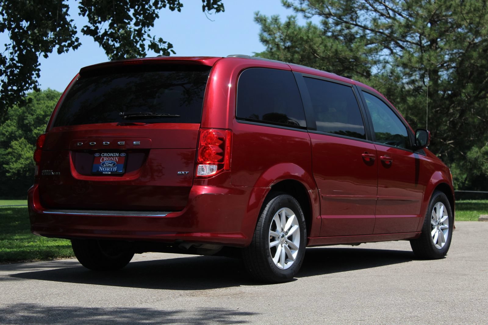 Used 2016 Dodge Grand Caravan SXT w/ UConnect Hands-Free Group FWD image 7