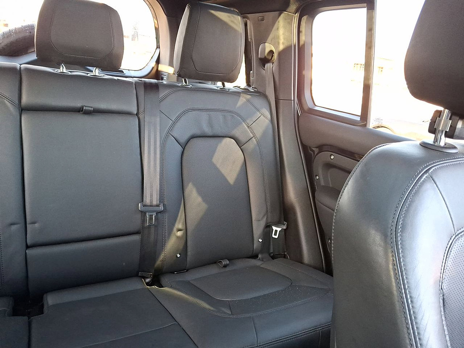 Certified 2023 Land Rover Defender 110 Carpathian Edition image 14