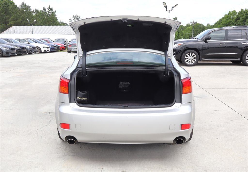 Used 2006 Lexus IS 250 w/ Preferred Accessory Pkg RWD image 33