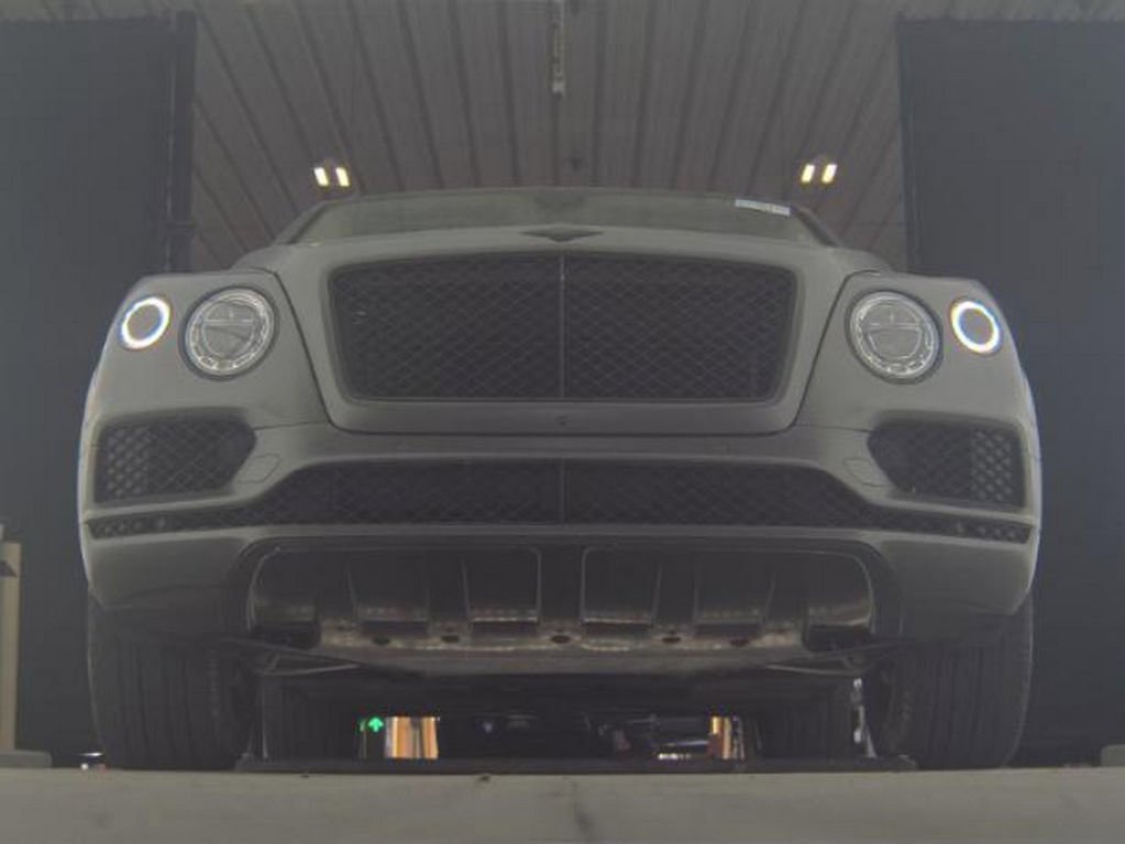 Used 2018 Bentley Bentayga image 4