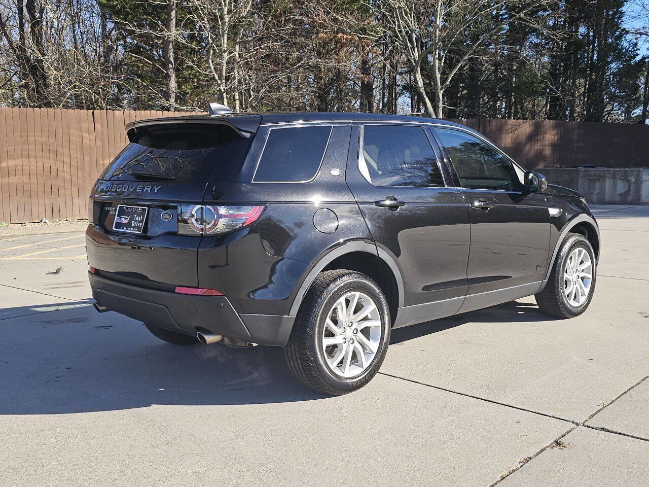 Used 2019 Land Rover Discovery Sport HSE image 17