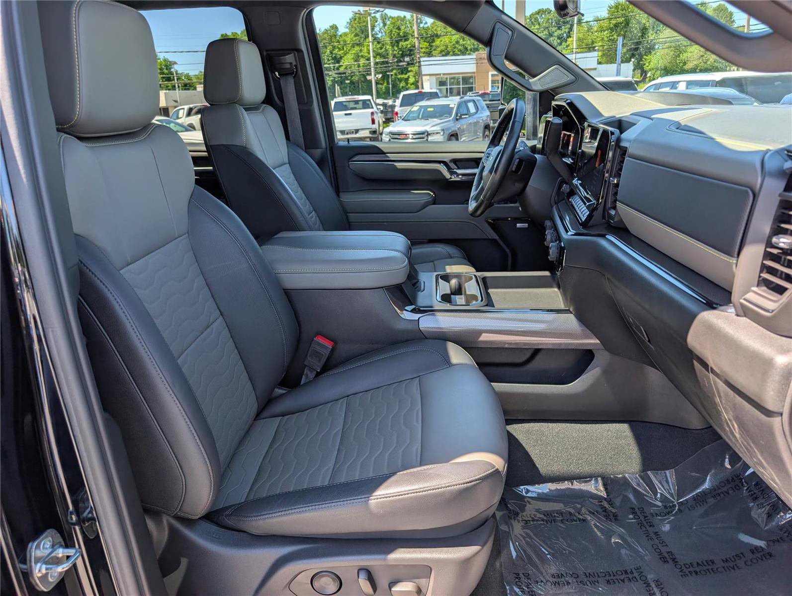 Used 2024 Chevrolet Silverado 2500 ZR2 w/ Technology Package AWD/4WD image 13