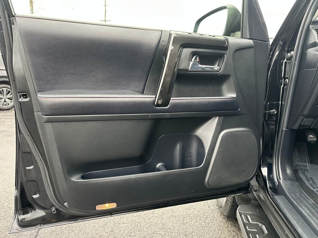 Used 2019 Toyota 4Runner TRD Off-Road Premium image 9