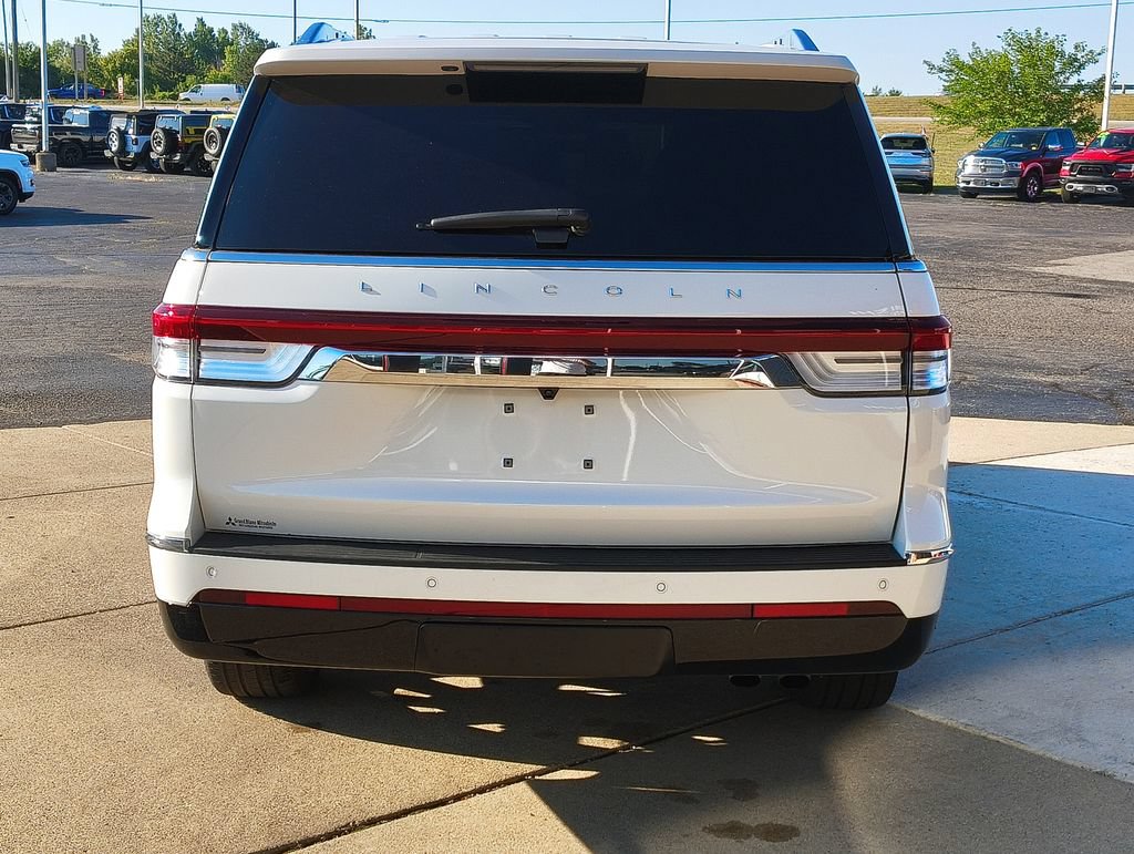 Used 2024 Lincoln Navigator L Reserve w/ Equipment Group 201A AWD/4WD image 6