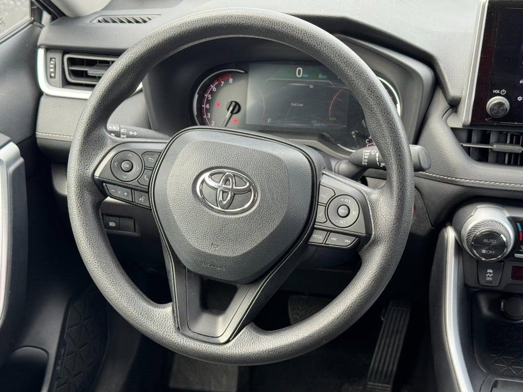 Used 2025 Toyota RAV4 XLE image 13