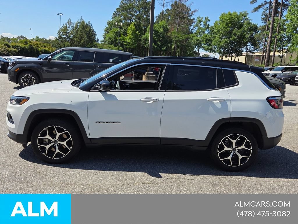 Used 2025 Jeep Compass Limited AWD/4WD image 5