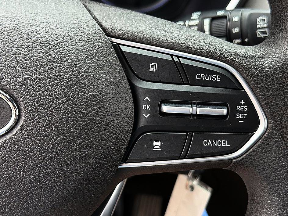 Used 2020 Hyundai Santa Fe SE AWD/4WD image 16