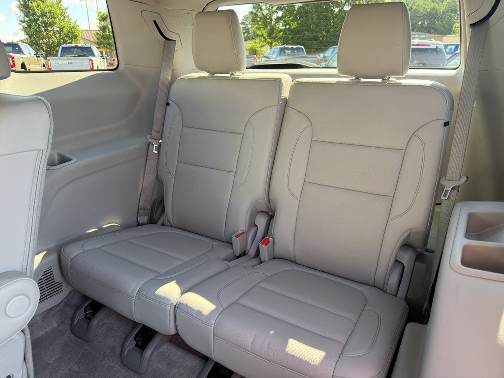 Used 2021 GMC Acadia SLT w/ Technology Package FWD image 26