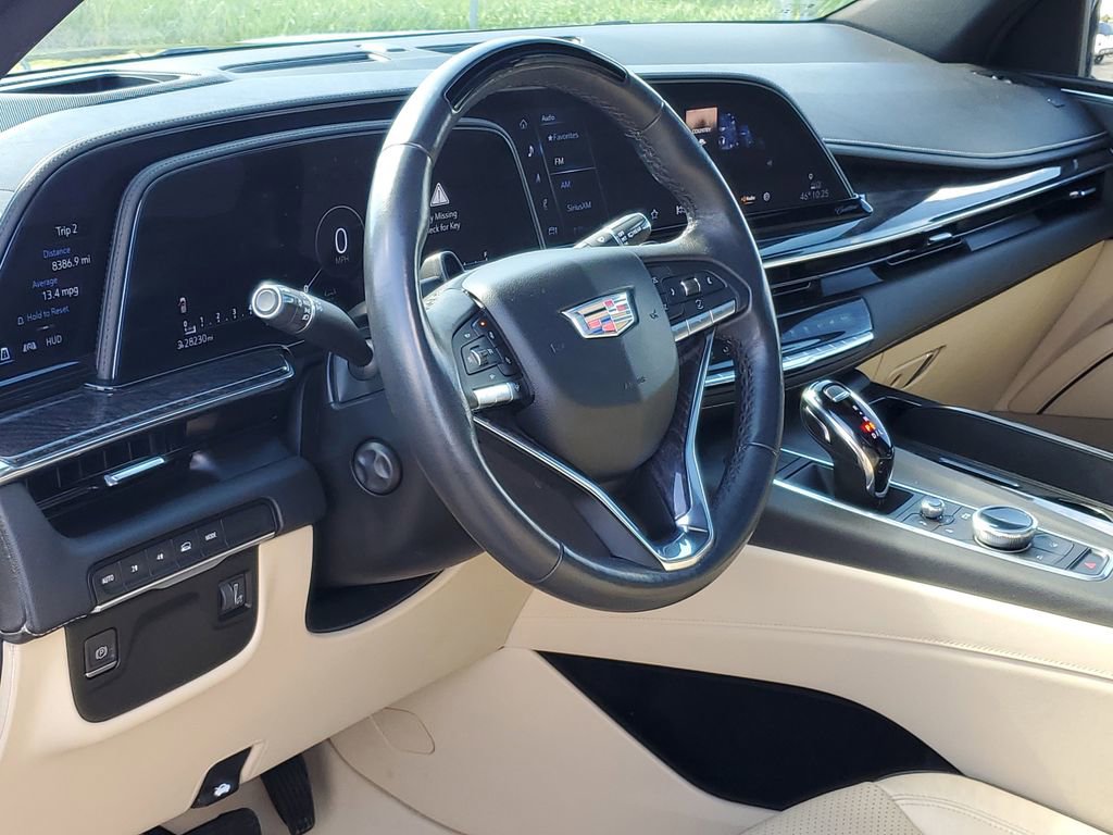 Used 2023 Cadillac Escalade ESV Premium Luxury w/ LPO, Radiant Package AWD/4WD image 8