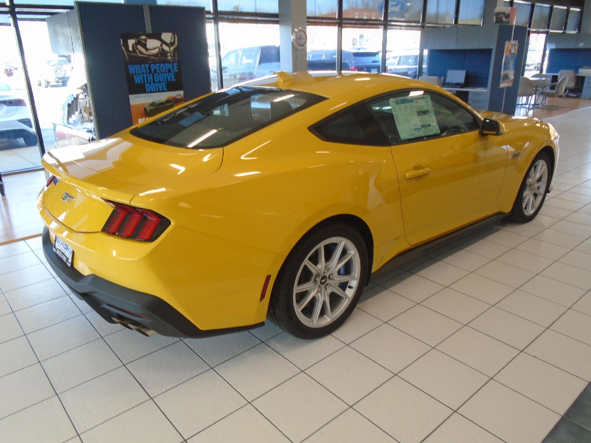 Used 2024 Ford Mustang GT Premium image 2