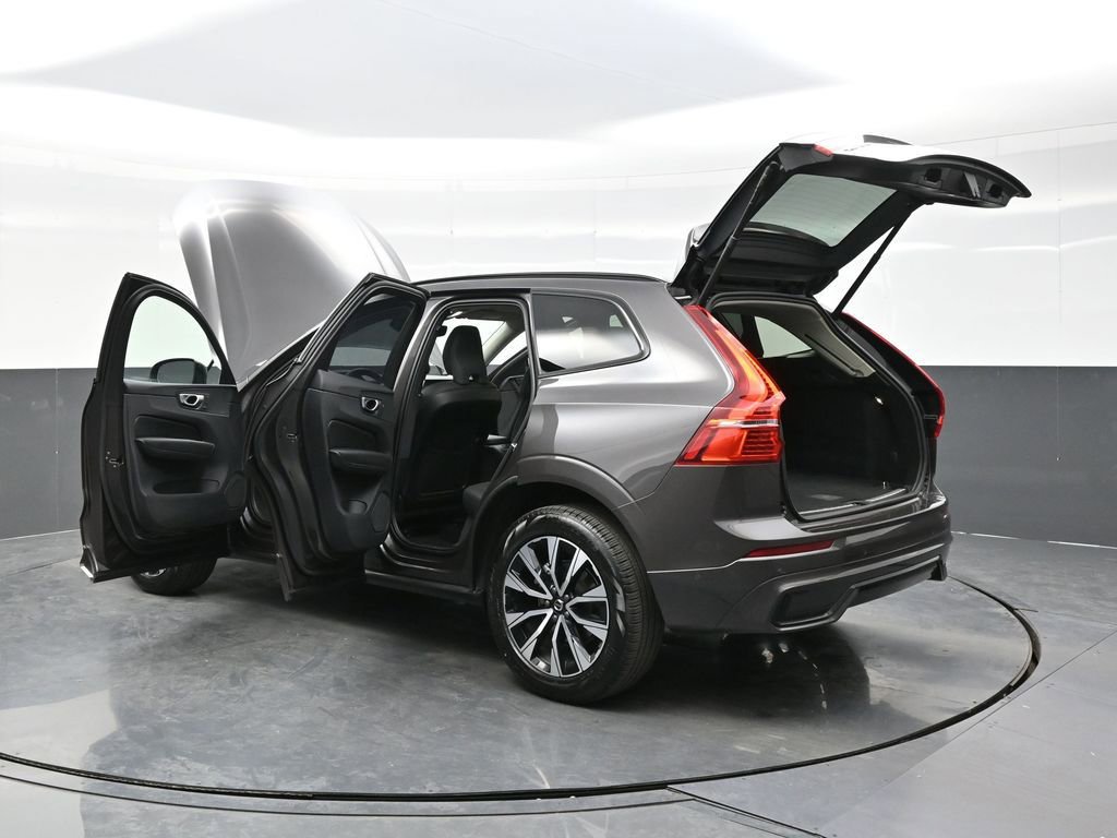 Used 2025 Volvo XC60 B5 Plus w/ Climate Package AWD/4WD image 46