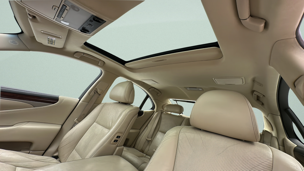 Used 2014 Lexus LS 460 AWD w/ Comfort Package image 11
