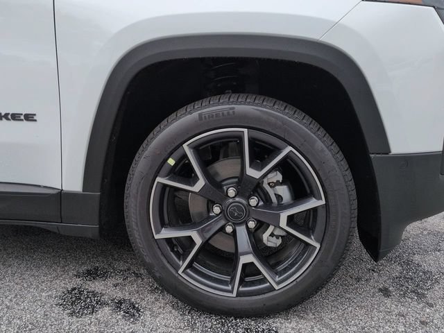 New 2026 Jeep Cherokee Overland w/ Advanced Pro Tech Group AWD/4WD image 10