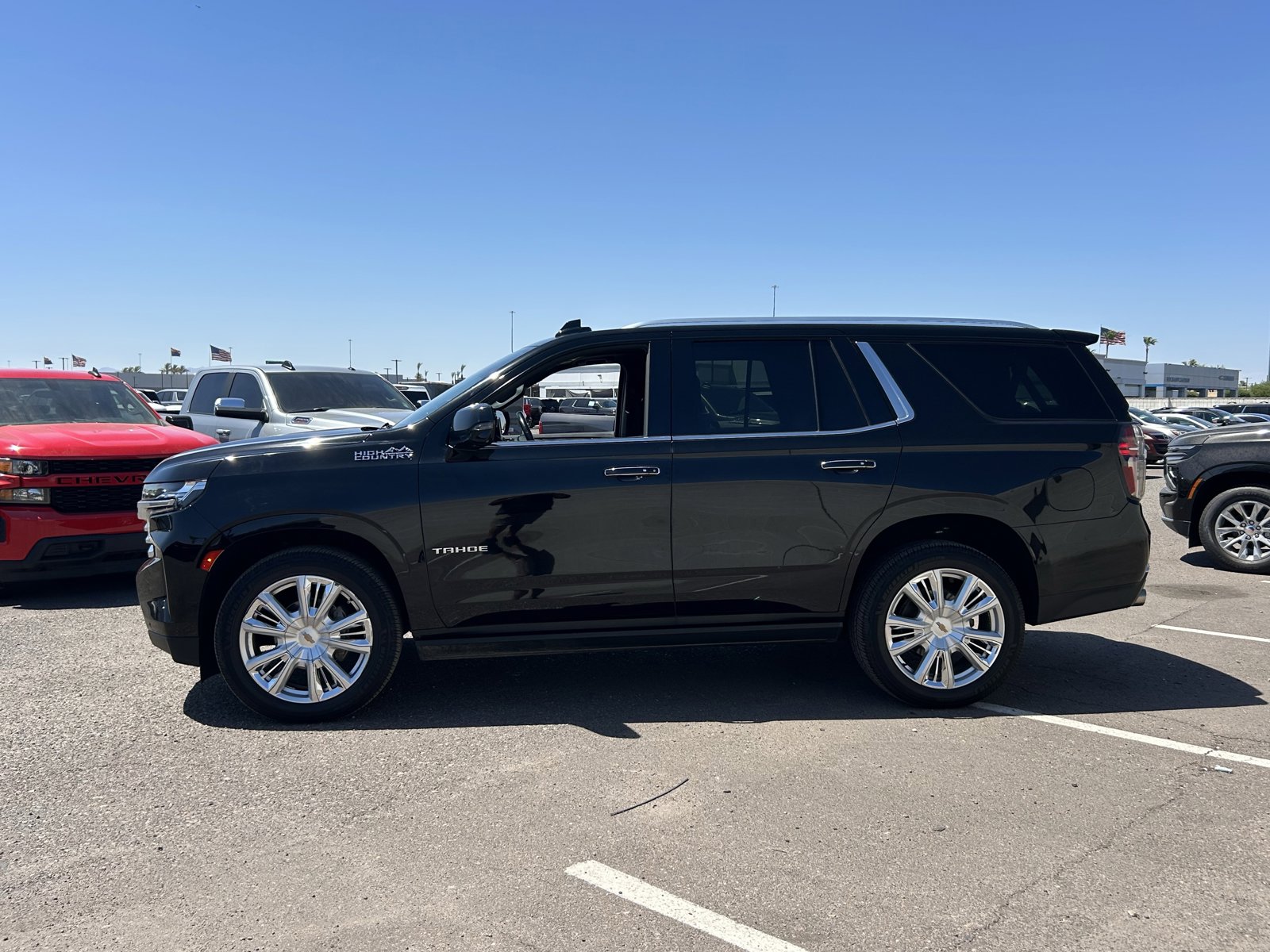 Used 2022 Chevrolet Tahoe High Country AWD/4WD image 2