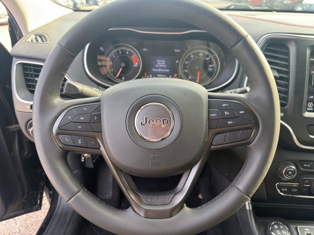 Used 2022 Jeep Cherokee Trailhawk w/ Premium Leather Package AWD/4WD image 12