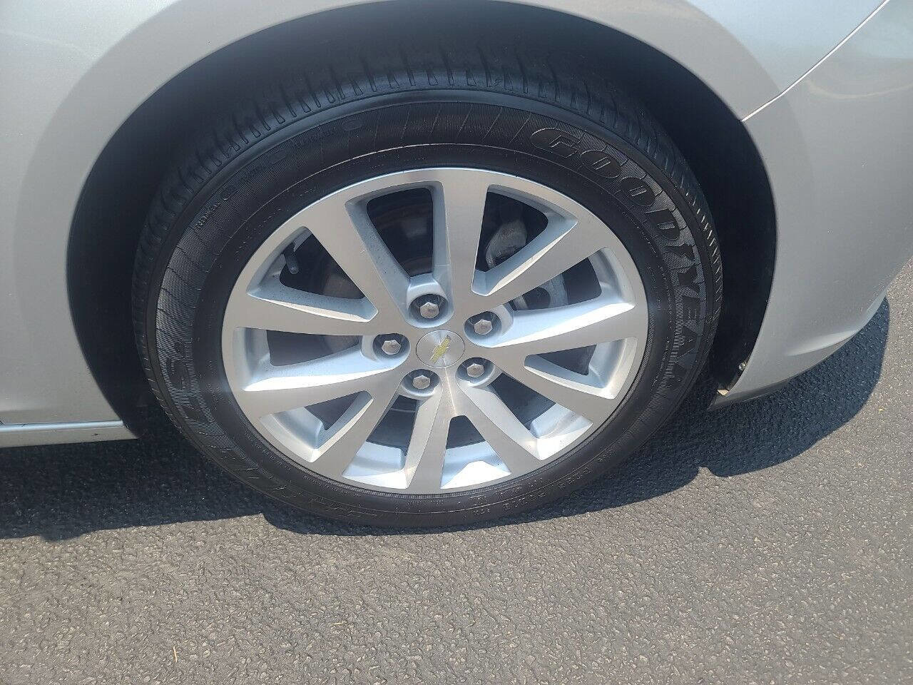 Used 2016 Chevrolet Malibu LTZ image 9