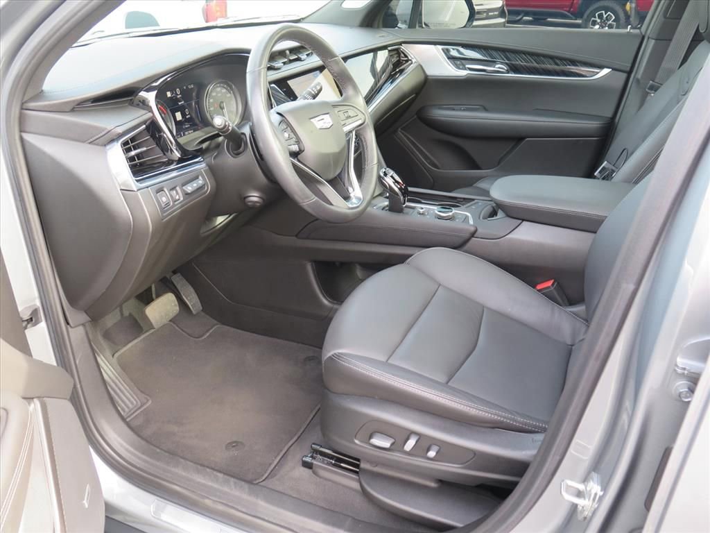 Used 2024 Cadillac XT6 Premium Luxury w/ Technology Package image 9