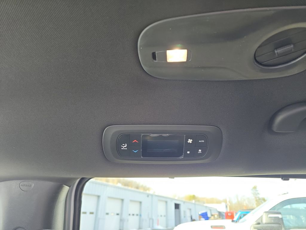 New 2026 Chrysler Pacifica Select w/ S Appearance Package image 26