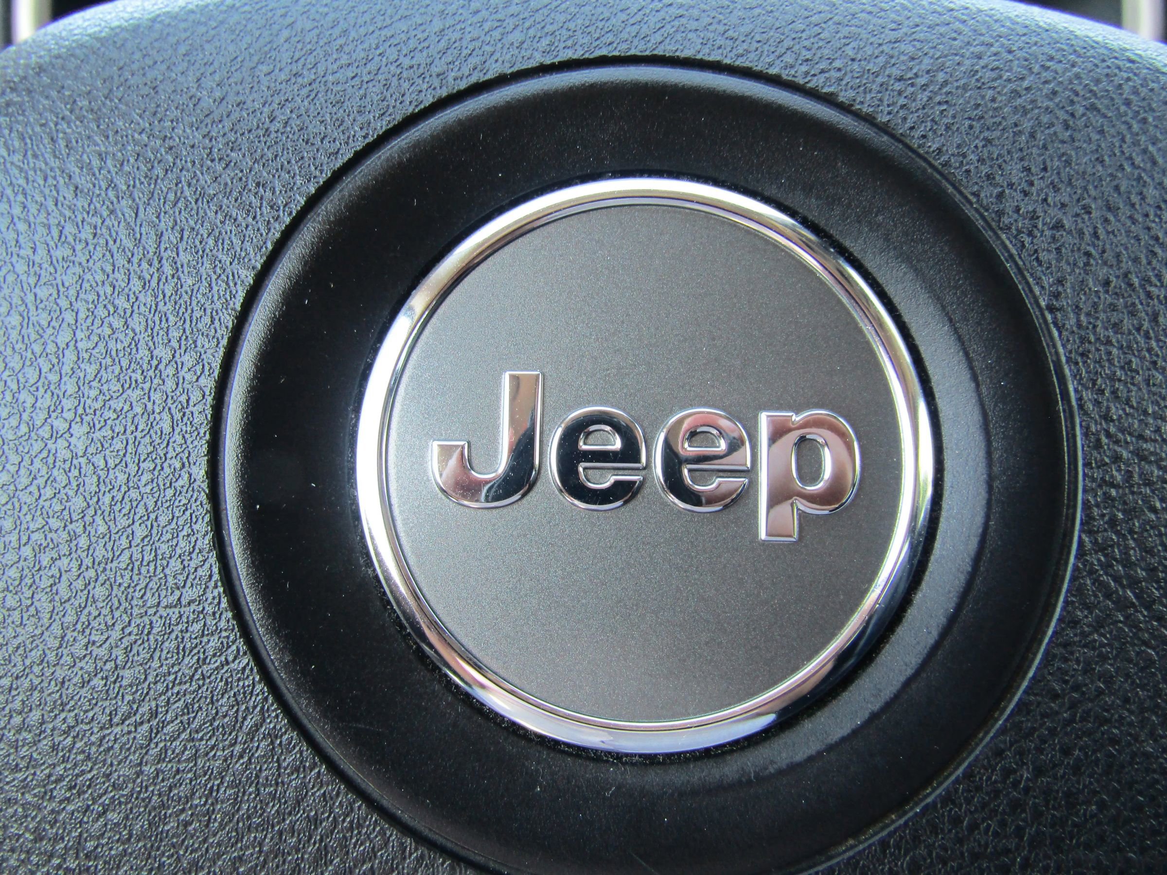 Used 2015 Jeep Cherokee Limited image 43