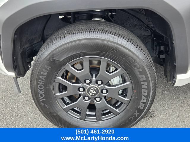 Used 2025 Toyota 4Runner SR5 AWD/4WD image 20