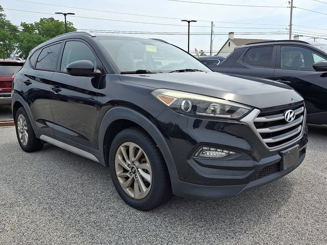 Used 2017 Hyundai Tucson SE w/ SE Popular Package 02