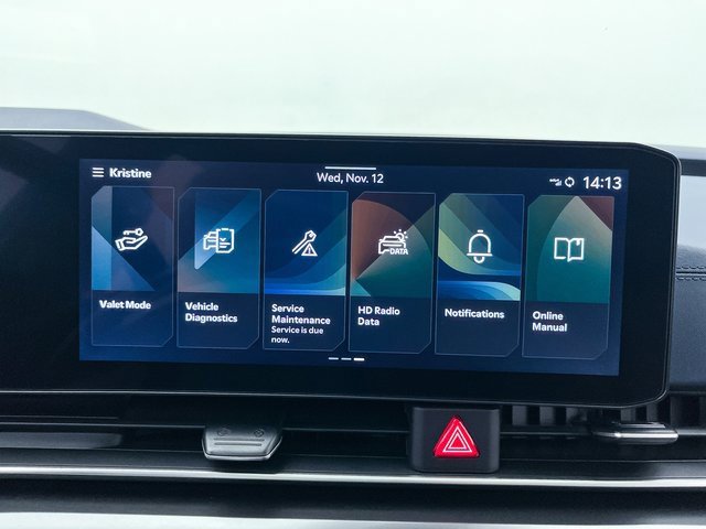 Used 2025 Kia Carnival SX Prestige image 27