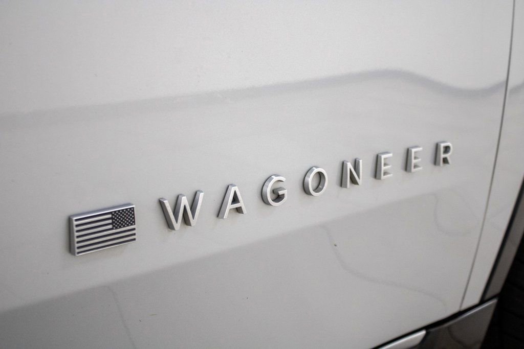 Used 2024 Jeep Wagoneer L Series II w/ Flexible Seating Group image 9