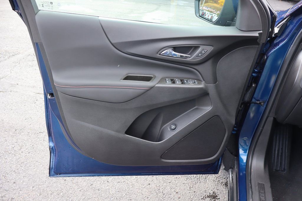 Used 2023 Chevrolet Equinox RS w/ LPO, Floor Liner Package image 24