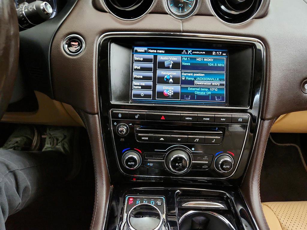 Used 2015 Jaguar XJ RWD image 20