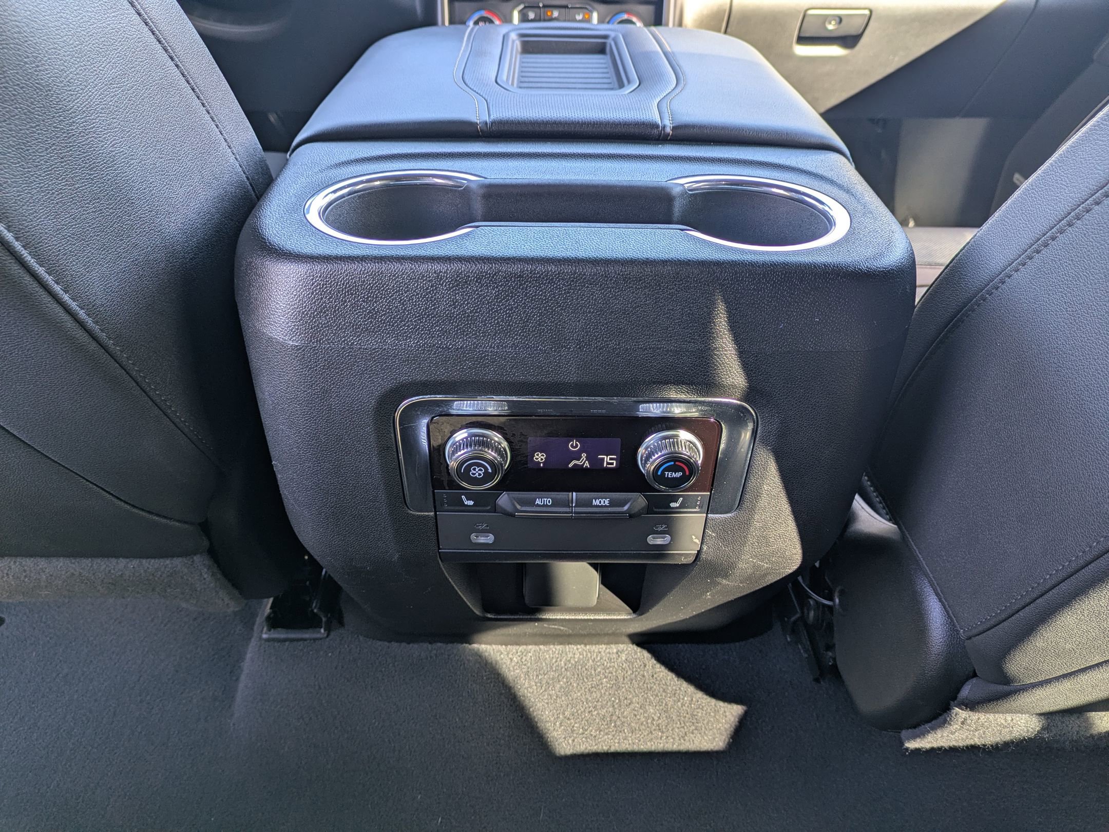 Used 2023 GMC Yukon AT4 image 23