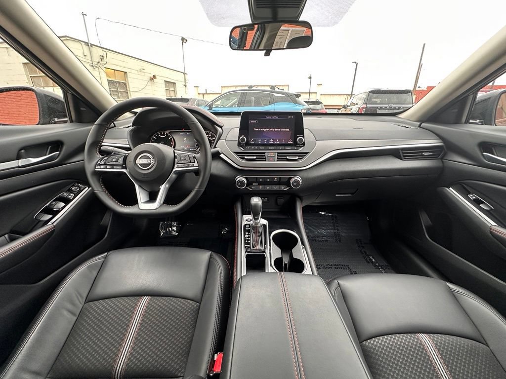 Certified 2025 Nissan Altima 2.5 SR FWD image 18