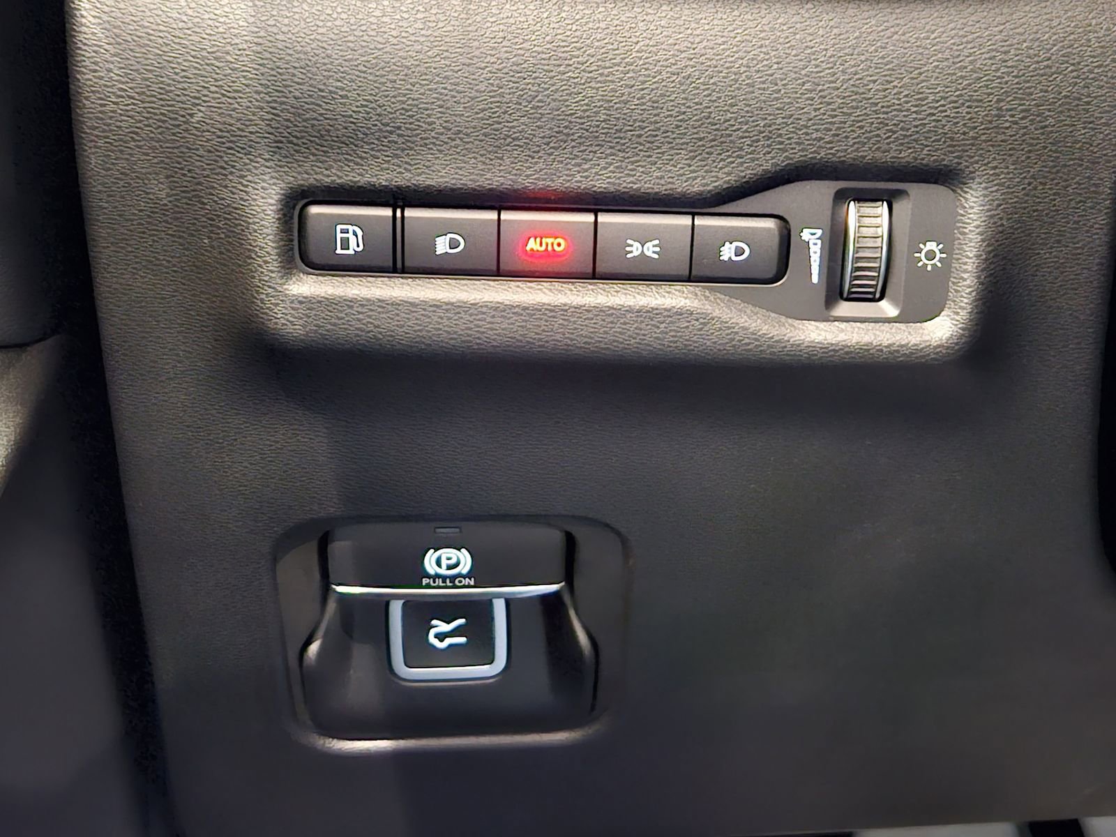 New 2026 Jeep Cherokee Overland image 18