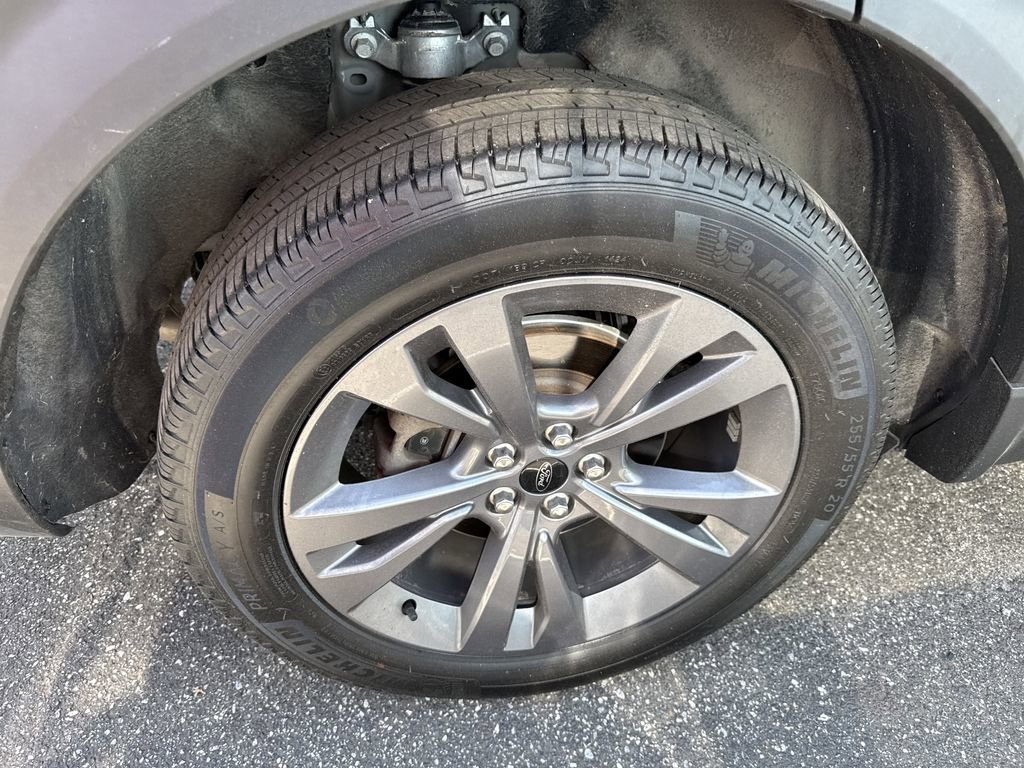 Used 2025 Ford Explorer Active w/ Active Comfort Package AWD/4WD image 19