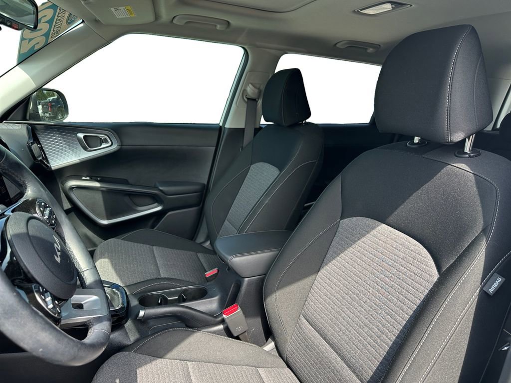 Used 2024 Kia Soul EX image 9