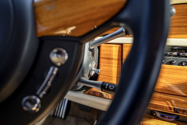 Used 2010 Rolls-Royce Phantom Drophead Coupe RWD image 37