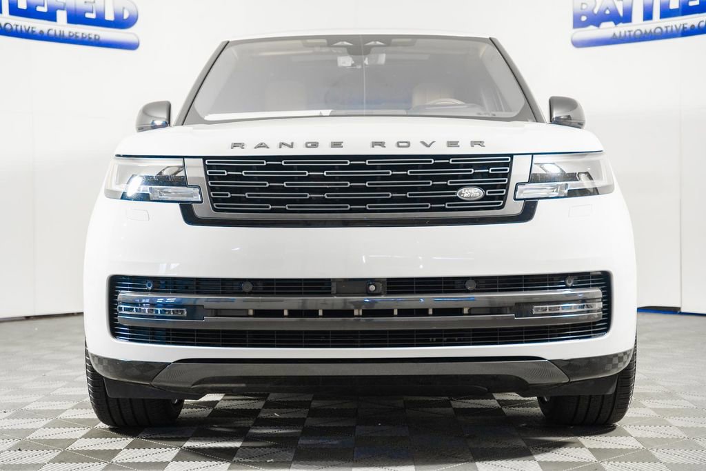 Used 2023 Land Rover Range Rover Long Wheelbase Autobiography image 2