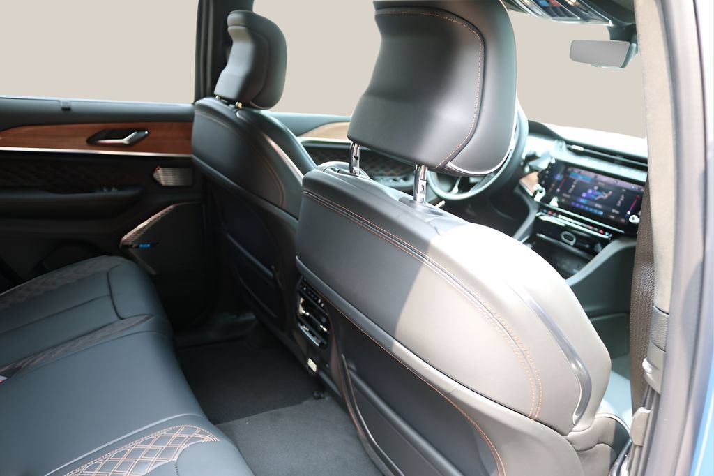 New 2026 Jeep Grand Cherokee Summit AWD/4WD image 19