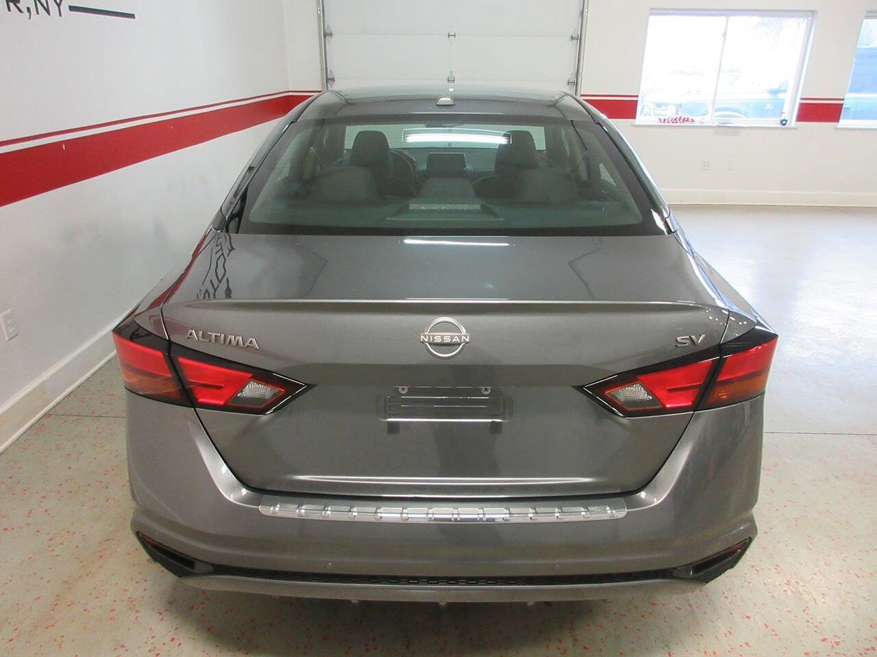 Used 2023 Nissan Altima 2.5 SV FWD image 13