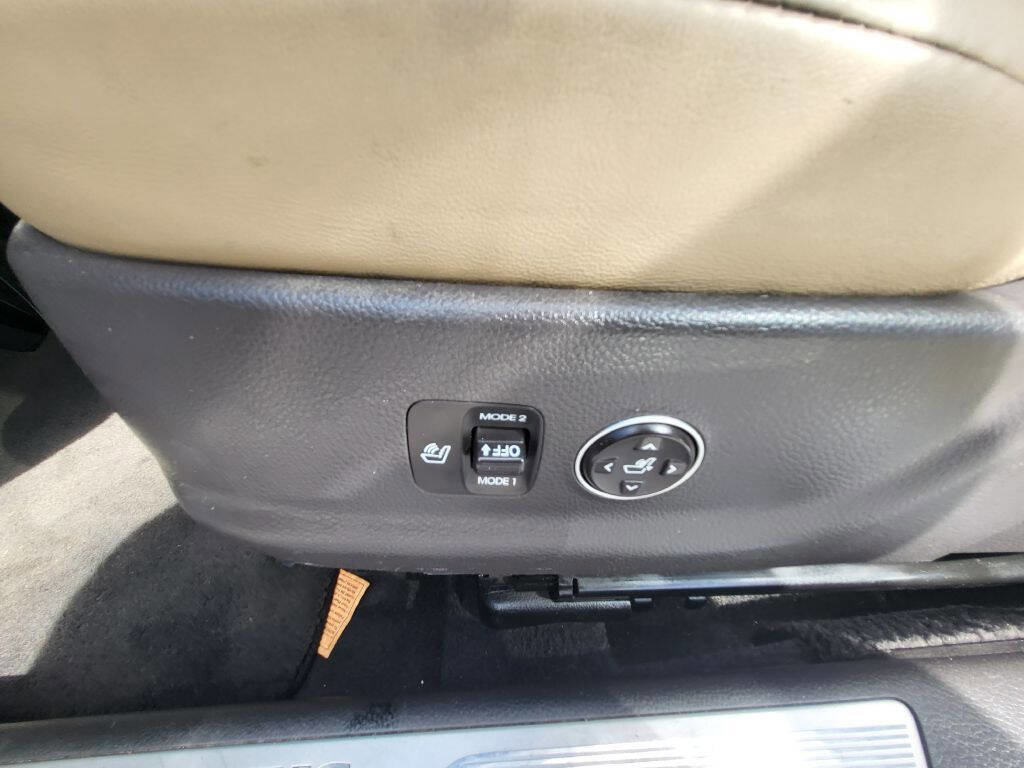 Used 2013 Hyundai Equus Signature image 18