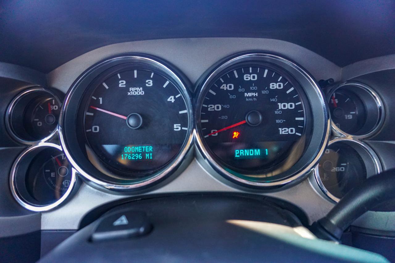 Used 2007 Chevrolet Silverado 2500 LT w/ Suspension Package, Off-Road image 10