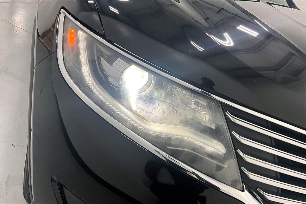 Used 2017 Lincoln MKX Reserve w/ Lincoln MKX Climate Package FWD image 30