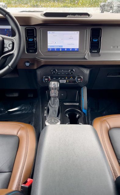 Used 2023 Ford Bronco Outer Banks AWD/4WD image 14