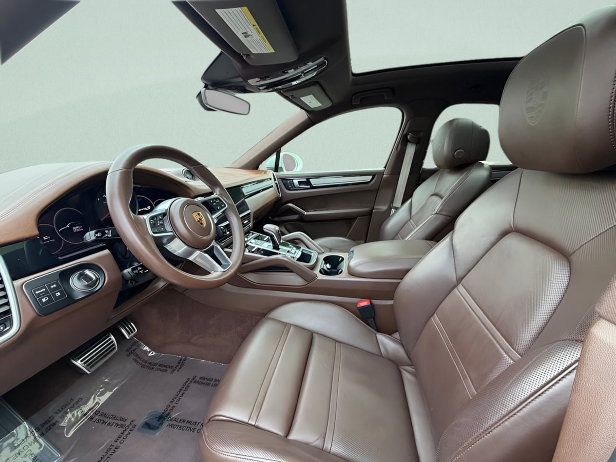 Used 2022 Porsche Cayenne S Platinum AWD/4WD image 9