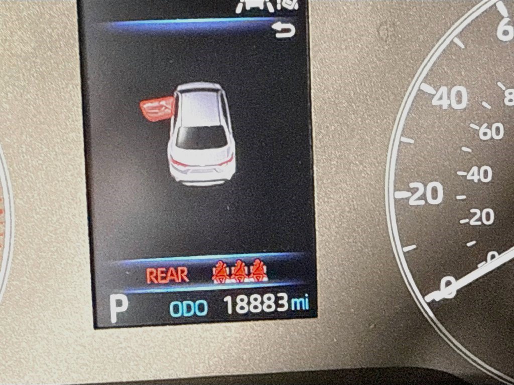 Used 2025 Toyota Corolla LE FWD image 15