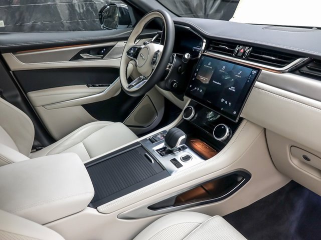Used 2025 Jaguar F-PACE R-Dynamic S image 31