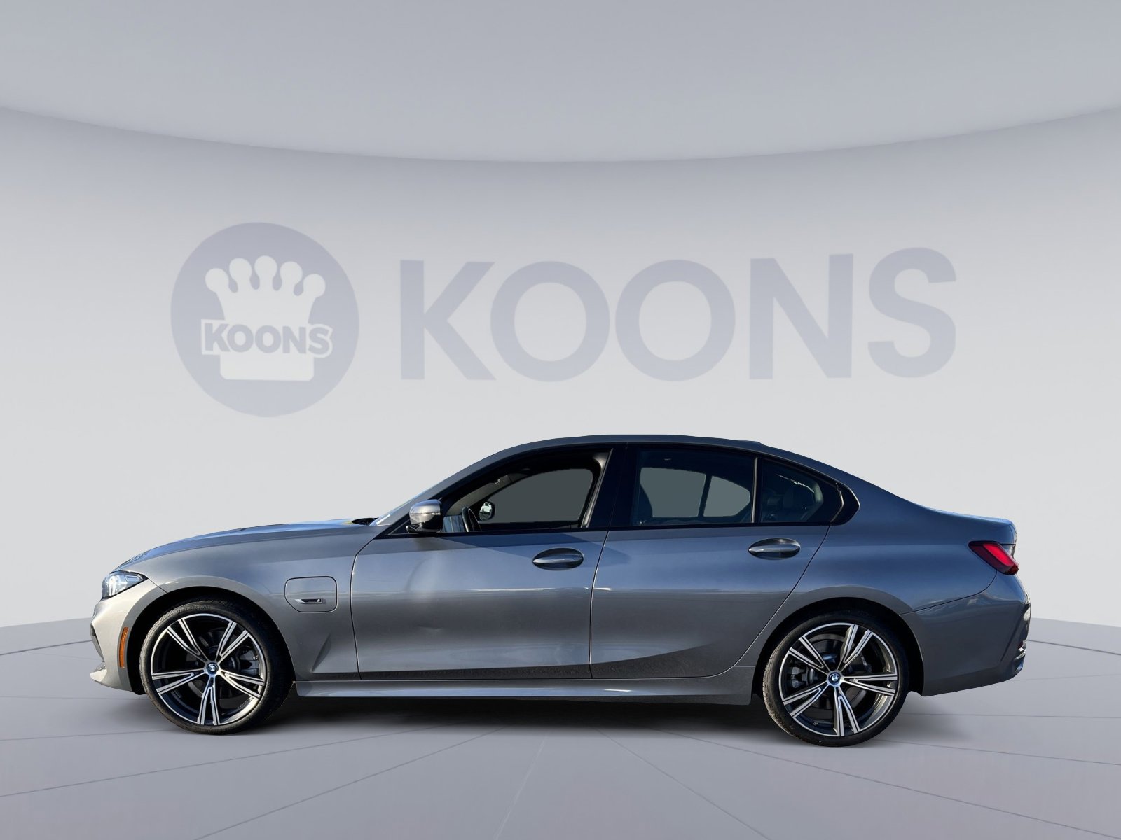 Used 2023 BMW 330e xDrive w/ Premium Package image 2