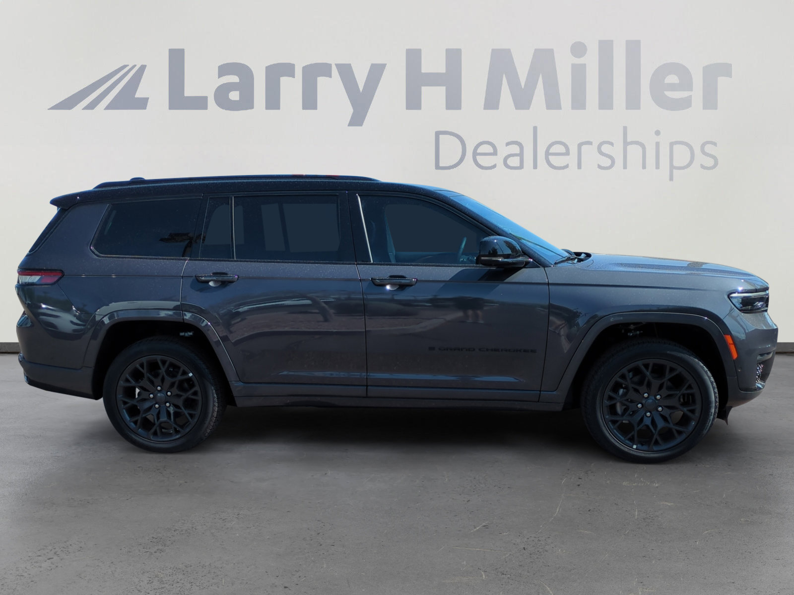 New 2025 Jeep Grand Cherokee L Summit image 6