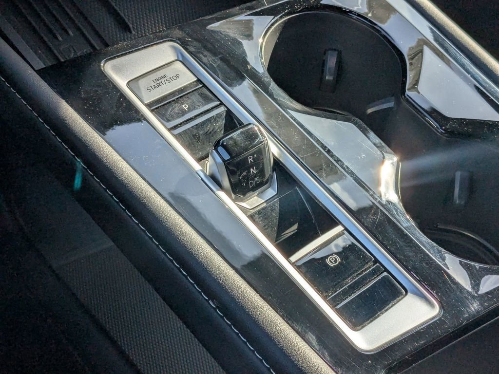 Used 2025 Volkswagen Atlas Cross Sport SE image 23