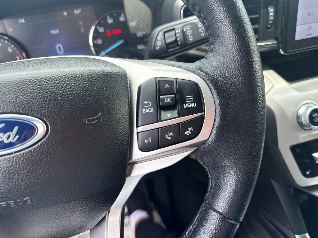 Used 2023 Ford Explorer XLT w/ Equipment Group 202A AWD/4WD image 43