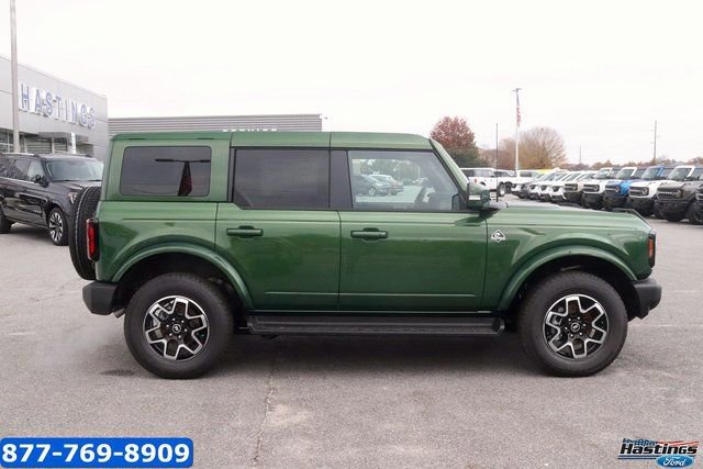 New 2025 Ford Bronco Outer Banks AWD/4WD image 4